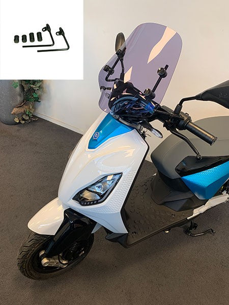 Pare-brise Regia avec kit de fixation bas (fabriqué en UE) fumé Piaggio 1 (un)