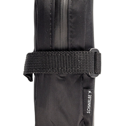 Zadeltas Schwalbe Zadeltas INCL. SV15AE Bandenlichters Zwart