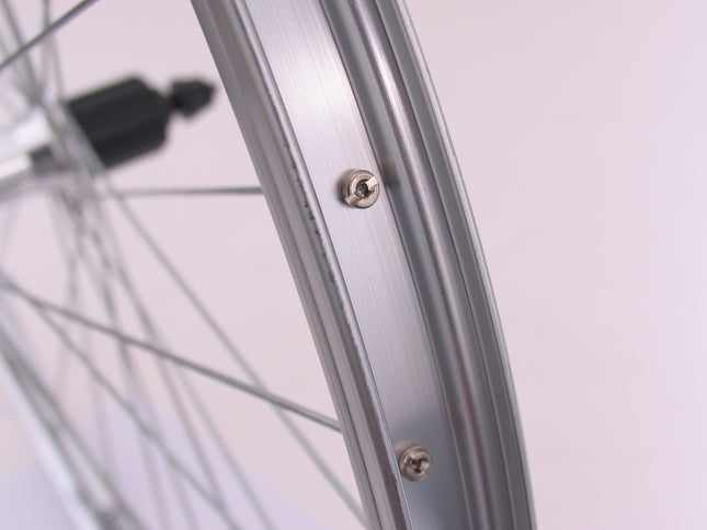 Achterwiel 26" / 559*21C Rodi Parallex - Sunrace HBM53 8/9 speed QR naaf - zilver