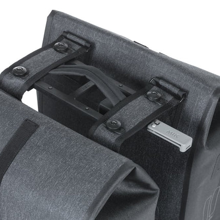 Dubbele fietstas Basil Urban Dry MIK 50 liter - charcoal - afbeelding 6