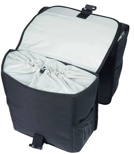 Dubble fietstas Basil GO 32 liters - zwart
