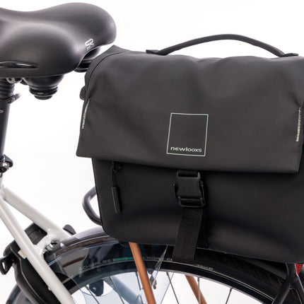 New Looxs Leeds bagagedragertas op een fiets, vooraanzicht